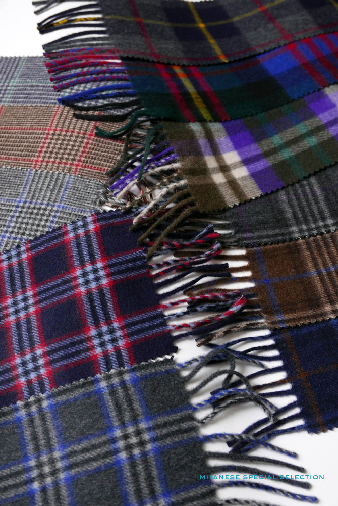 Nos écharpes en cachemire, motif tartan, dimensions 30 x 180 cm